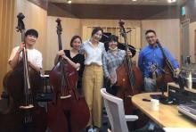 Mikyung Sung con il quartetto di contrabbassi e Yunju Shin nella Sala da Musica Classica FM della KBS